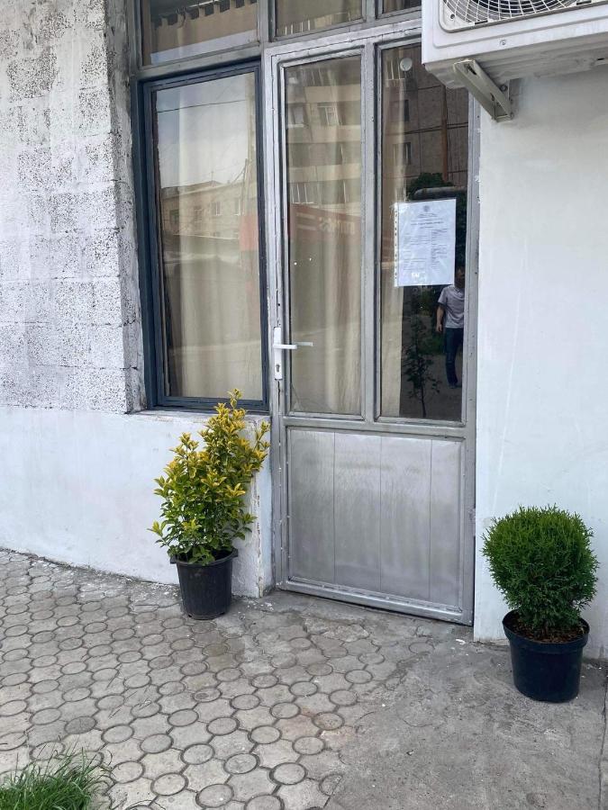 Ferienwohnung Vahe'S Family Guests House Erivan Exterior foto